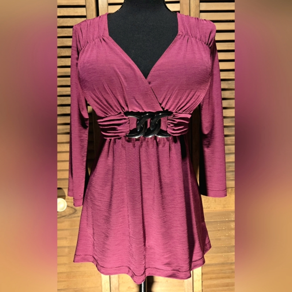 Vintage Wrapper Fuchsia/Burgandy, Very Flattering Blouse.